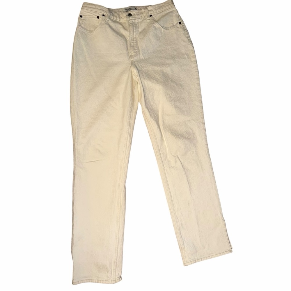 Abercrombie & Fitch High-Rise Straight Leg Jeans in Cream